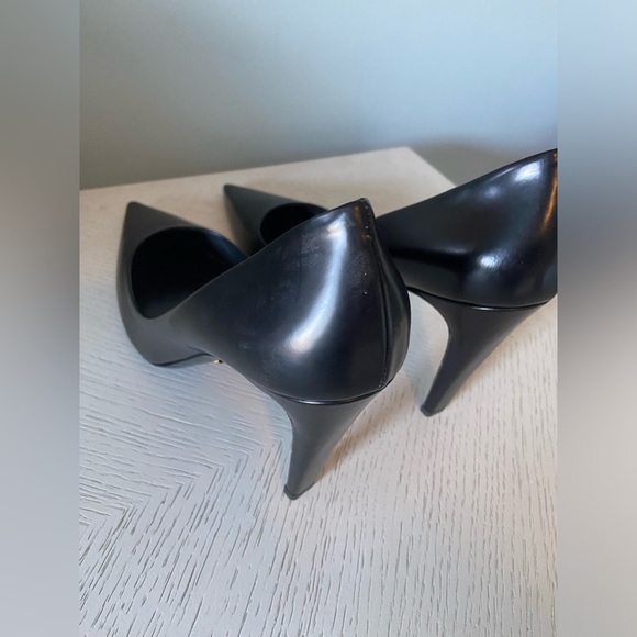 Prada Black Leather Pointed-Toe Pumps size 42 - Picture 6 of 14